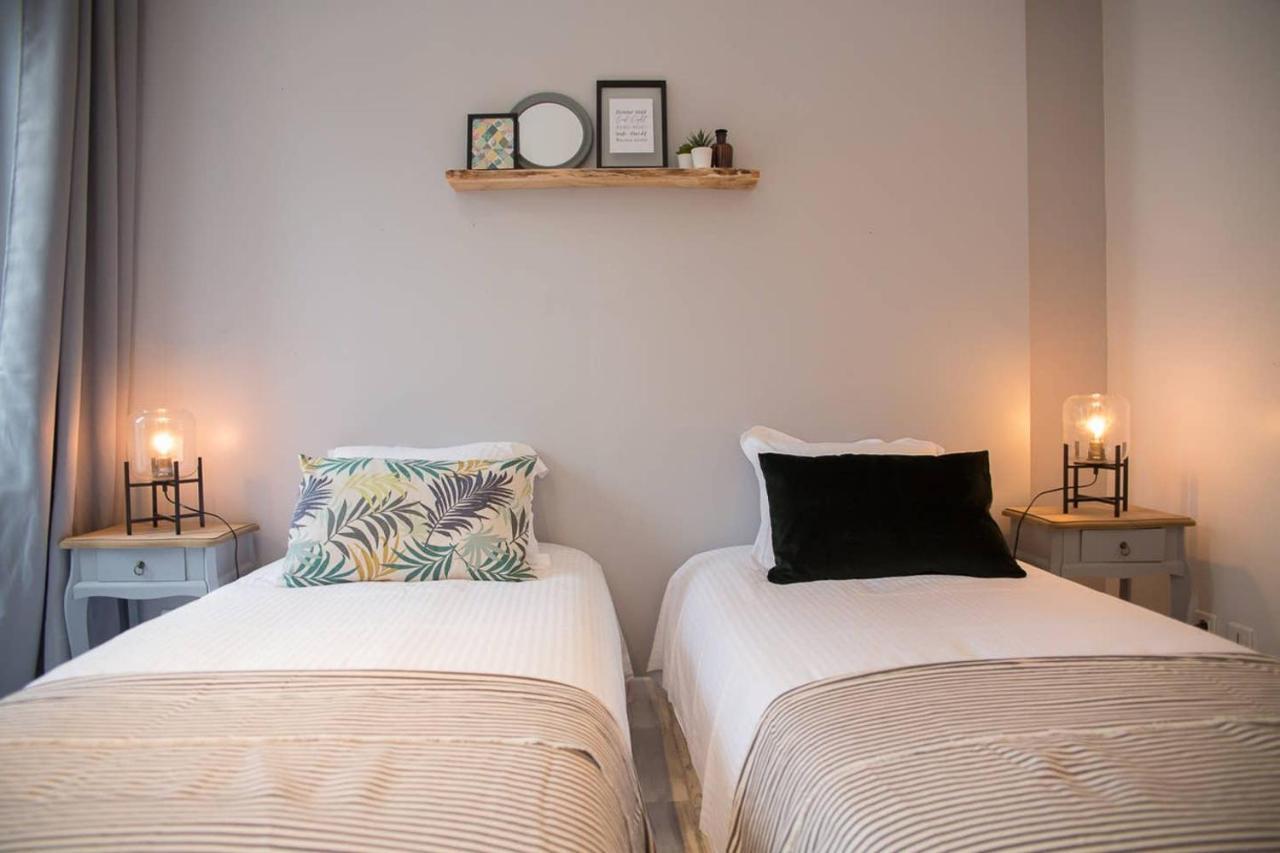 Freedom Grand Triplex Lumineux Decoration Contemporaine - Plein Centre Historique Bayeux - Parking Gratuit A Proximite Proche Commerces Restaurants - Plages Du Debarquement ภายนอก รูปภาพ